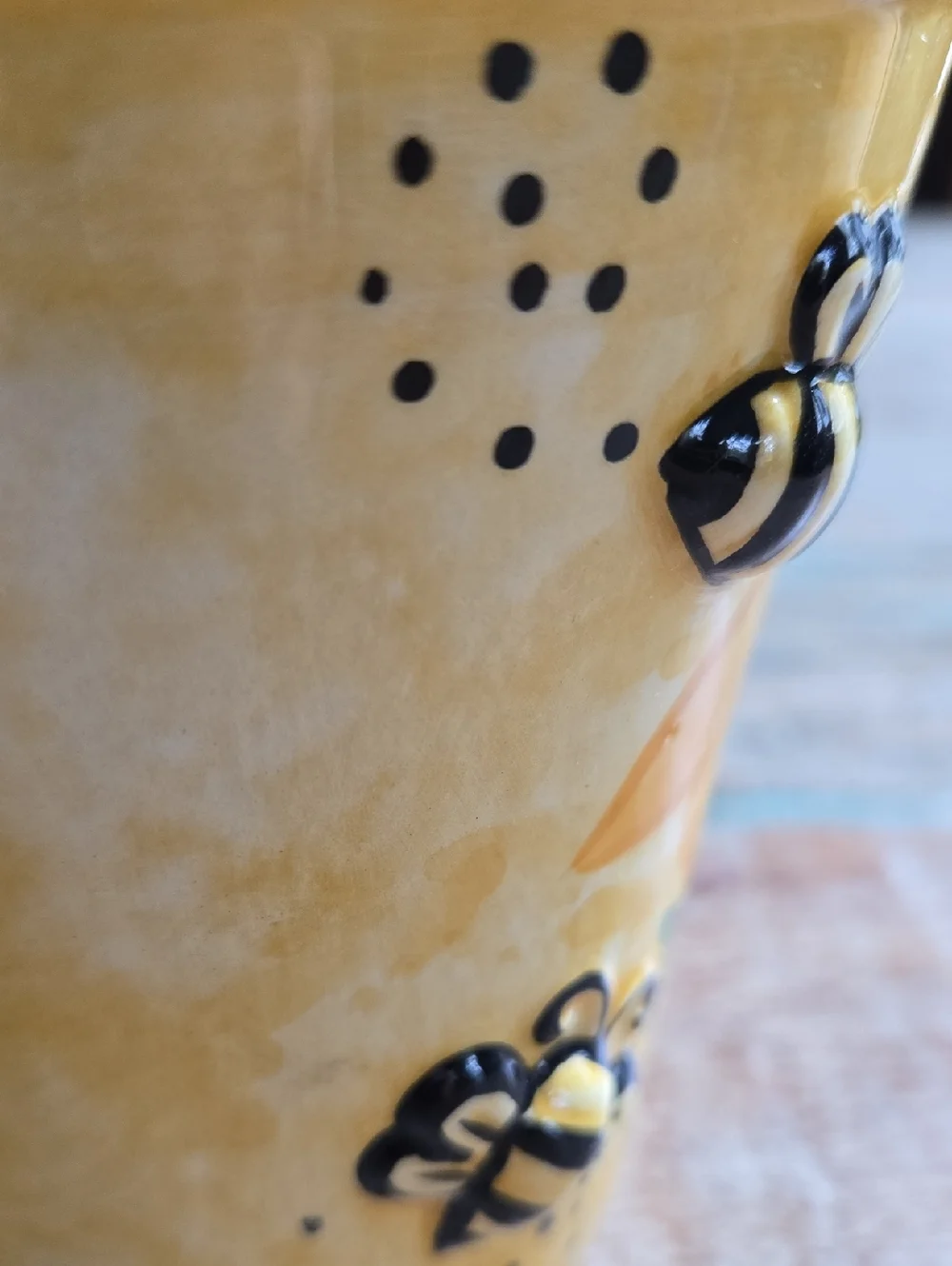 Pier 1 Imports Whimsical Bumble Bee Ceramic Mug NWT (BIN 010)